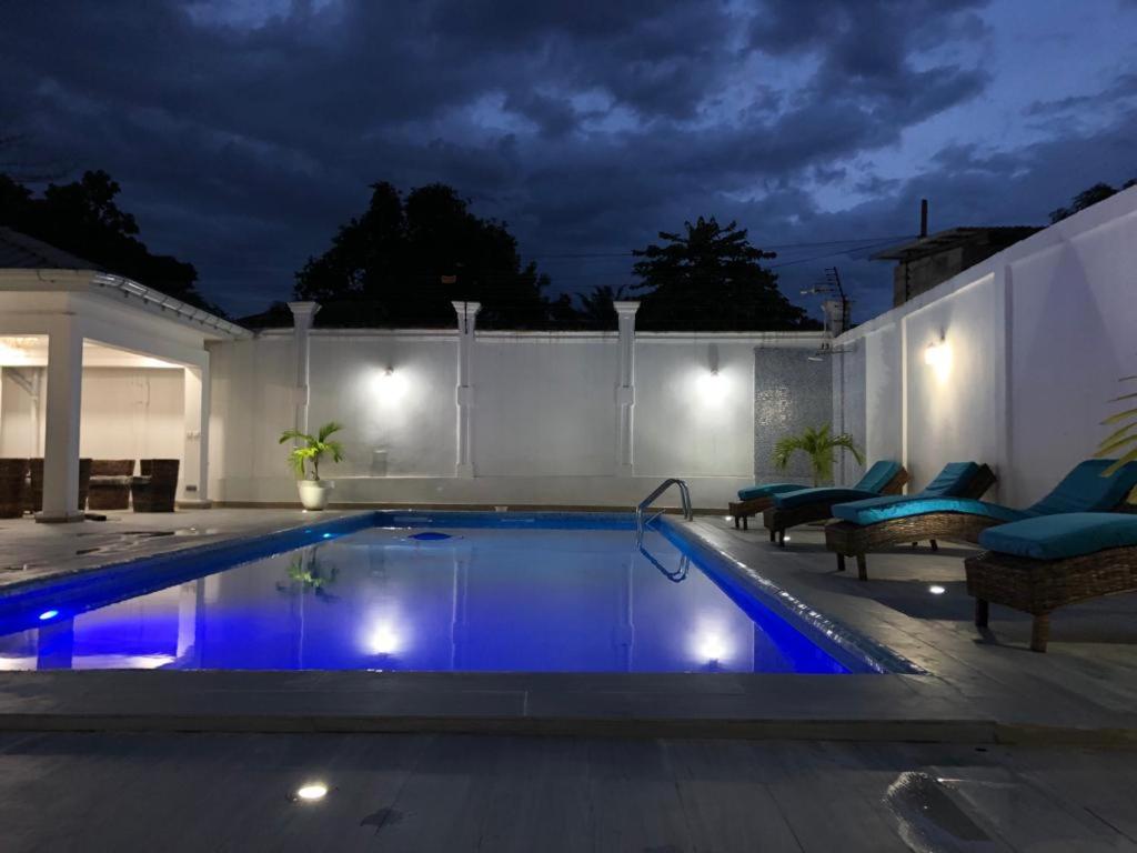 villa piscine orchidée