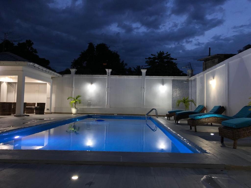 villa piscine orchidée