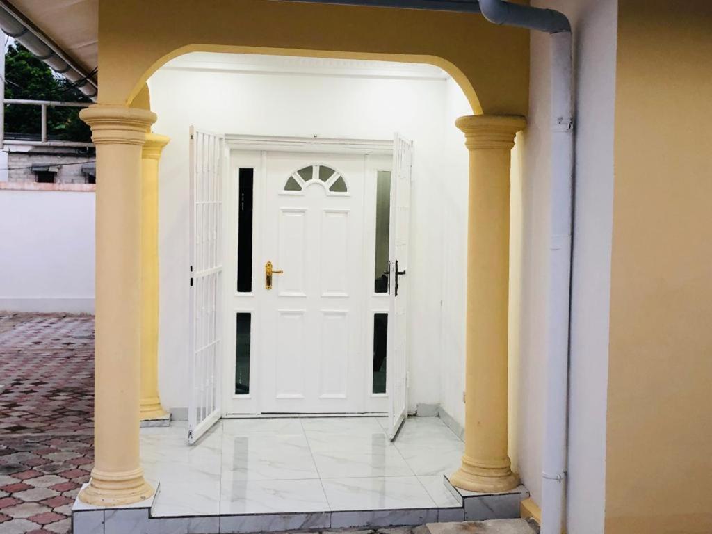 villa piscine orchidée