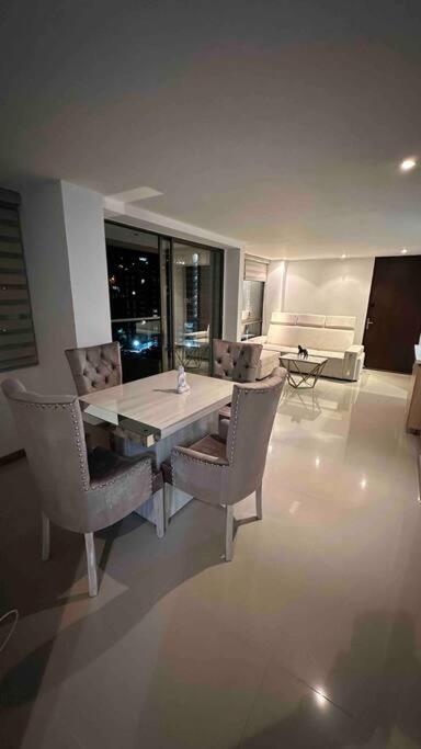 Apartamento mejor sector del poblado, mejor vista.