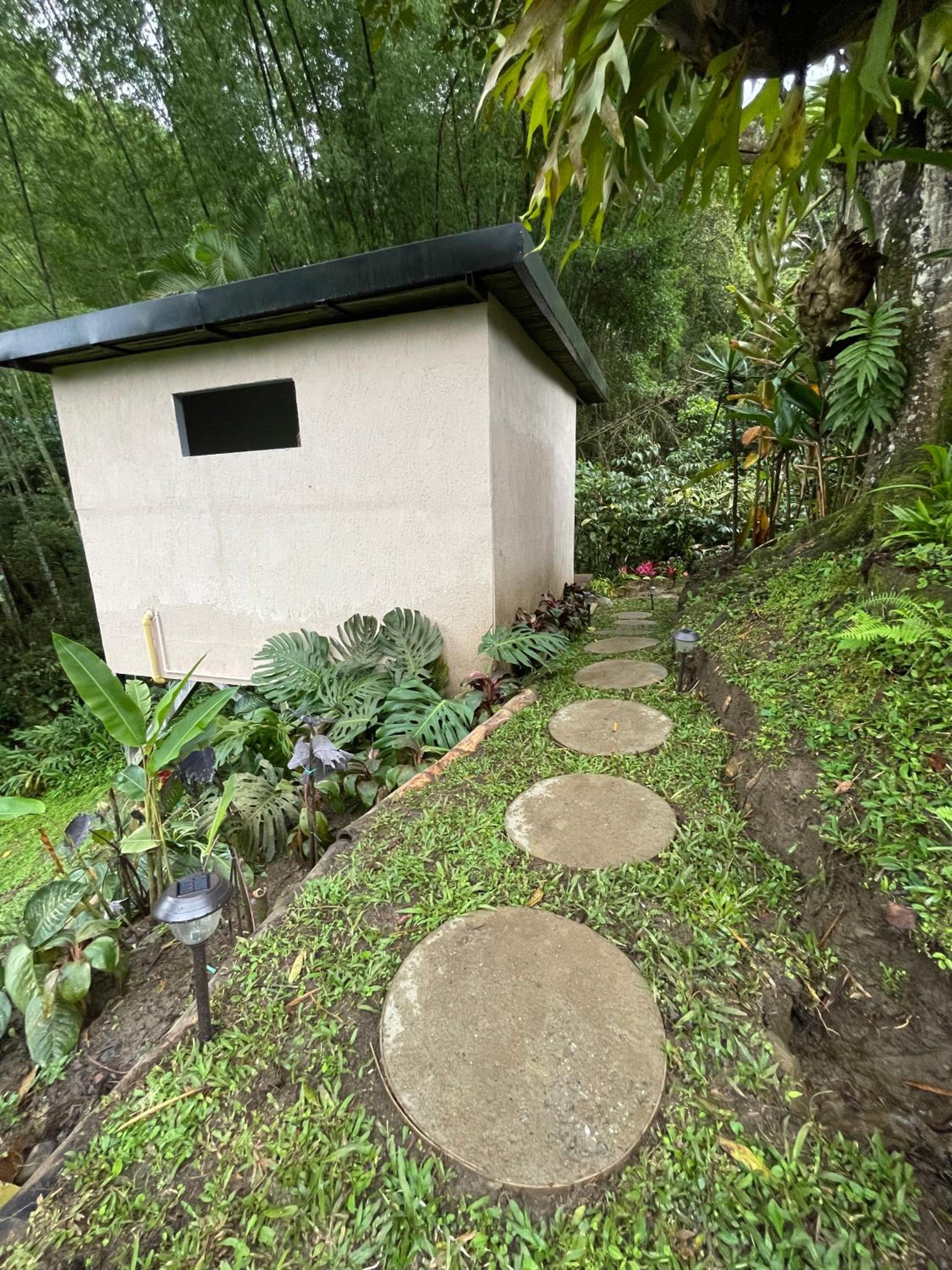 ALMAH GLAMPING