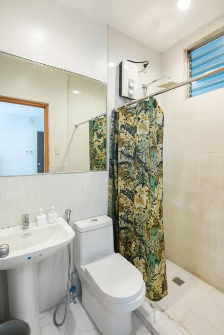 JP Santiago Studio Makati J207 view 4