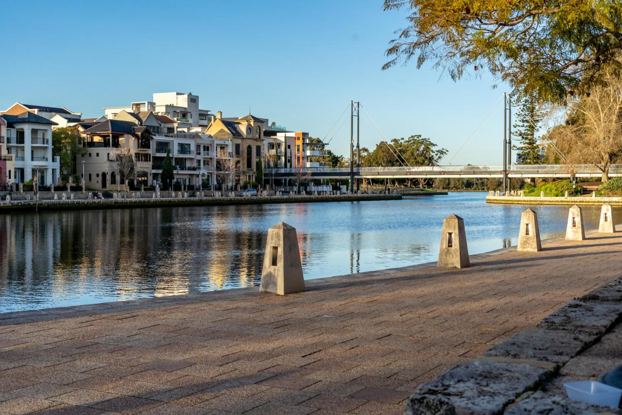 Riverside Panorama Suite Spectacular City Living