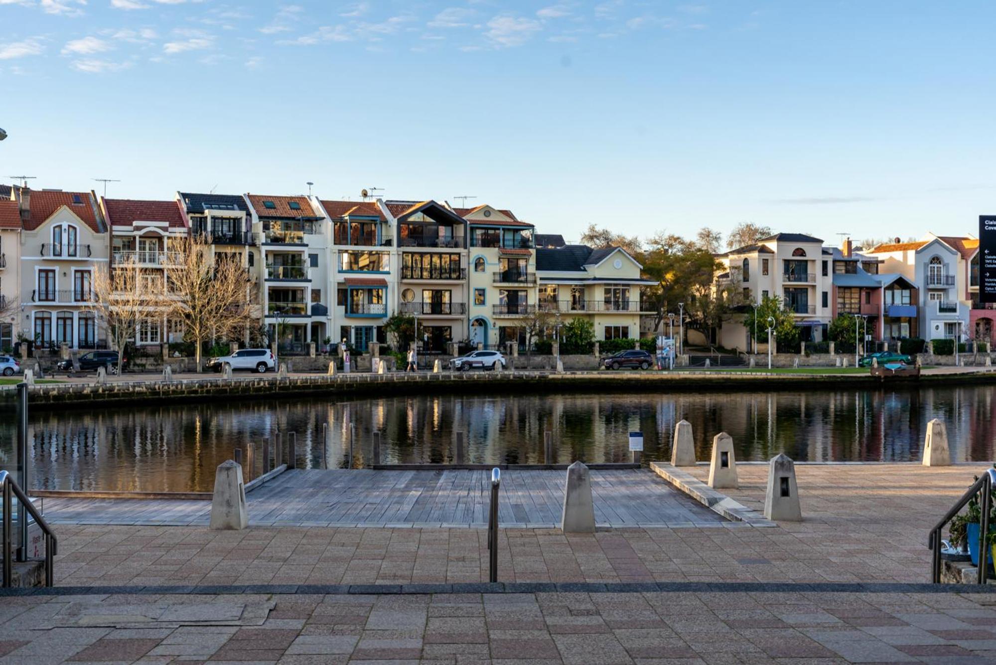 Riverside Panorama Suite Spectacular City Living