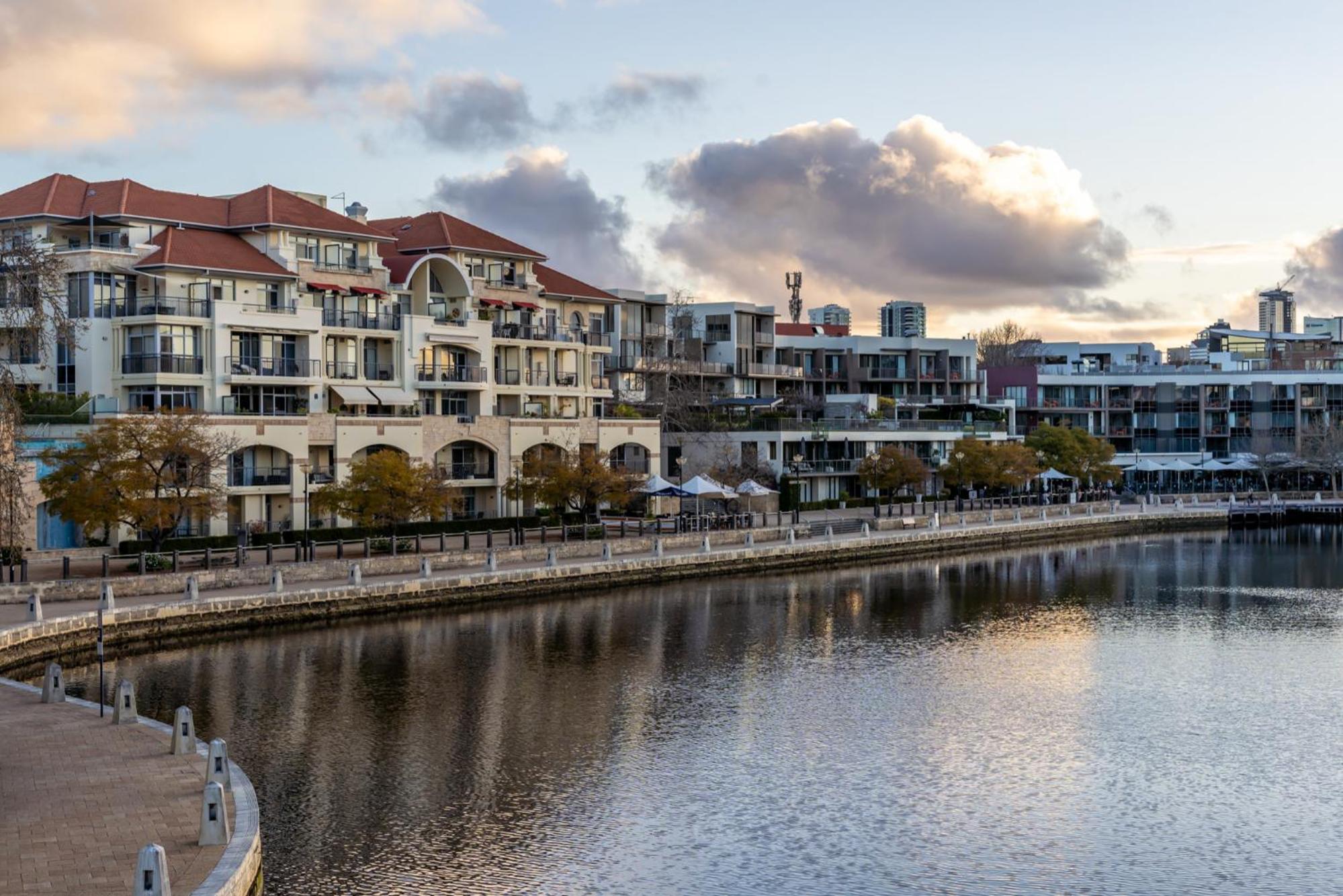 Riverside Panorama Suite Spectacular City Living