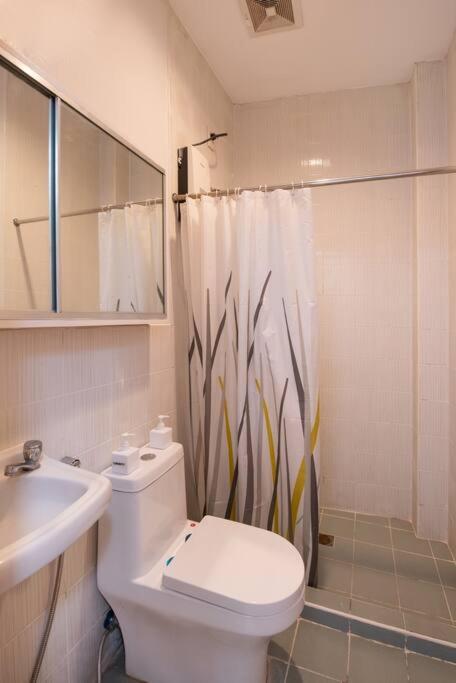 JP Santiago Studio Makati J301 view 2