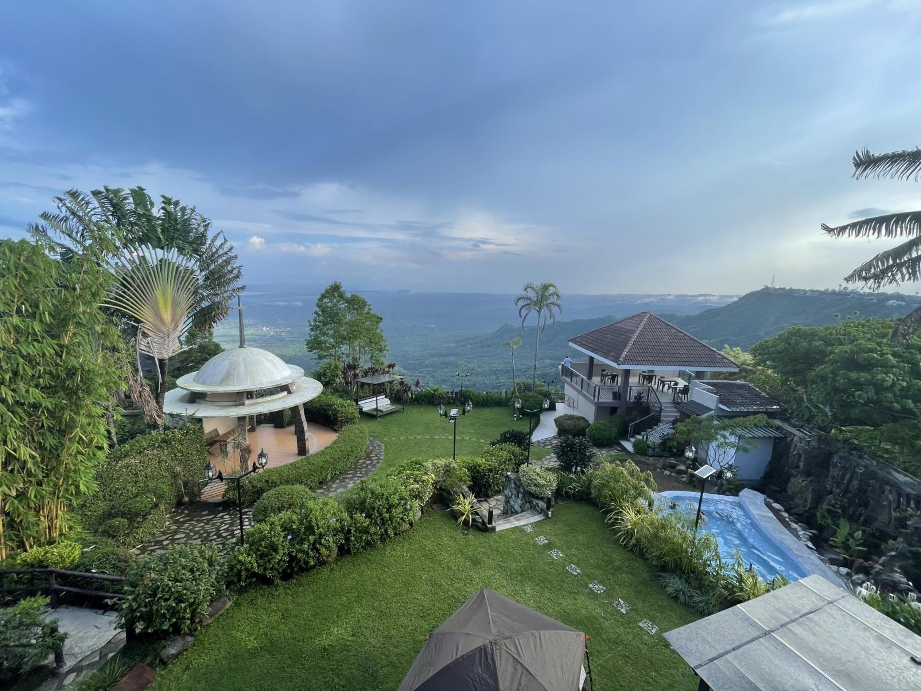 The Lakeview Suites, Tagaytay - 18