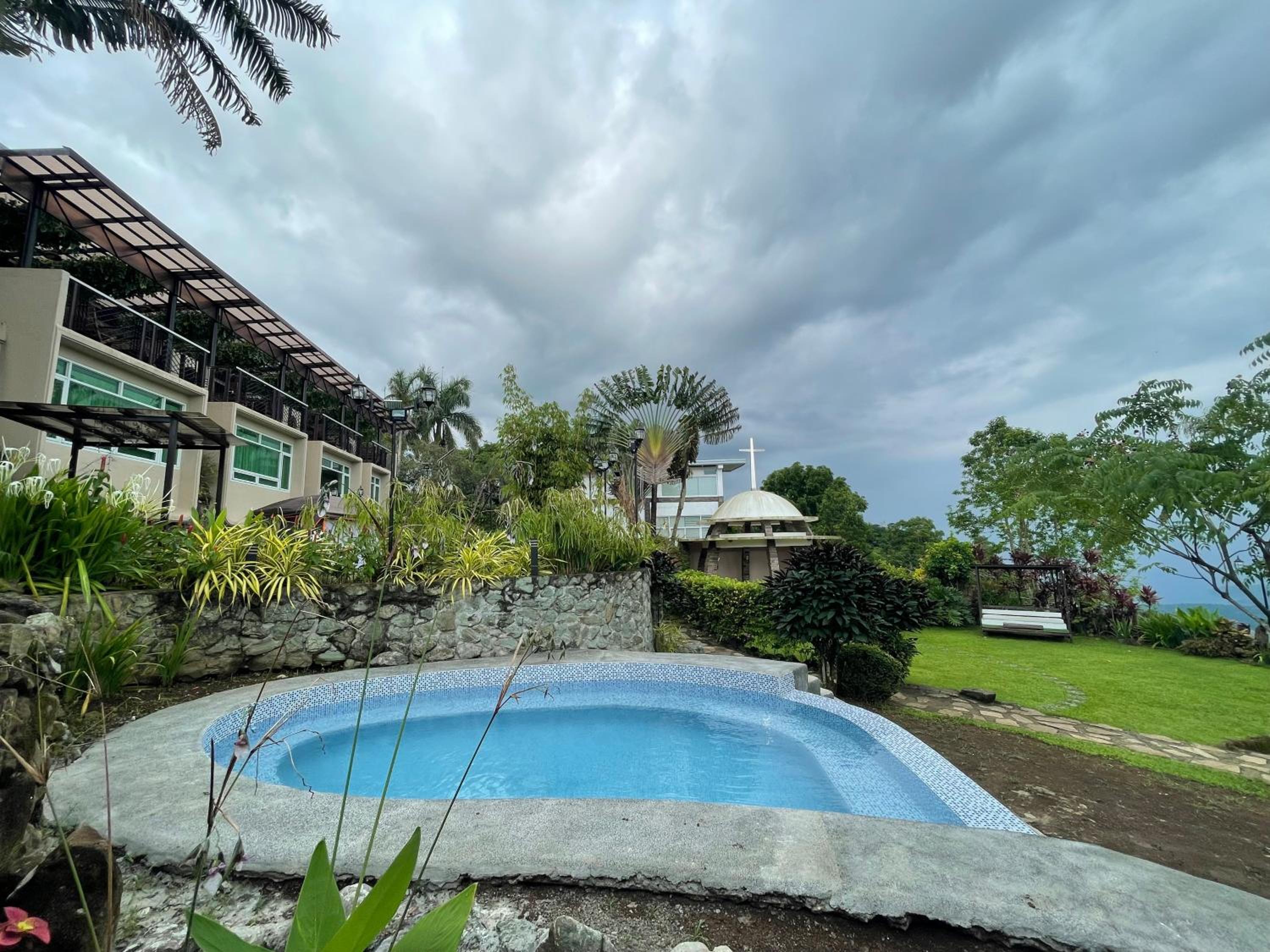The Lakeview Suites