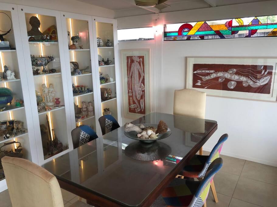 Sandcastle Retreat - Absolute Cairns beachfront