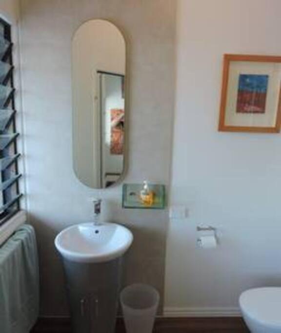 Sandcastle Retreat - Absolute Cairns beachfront