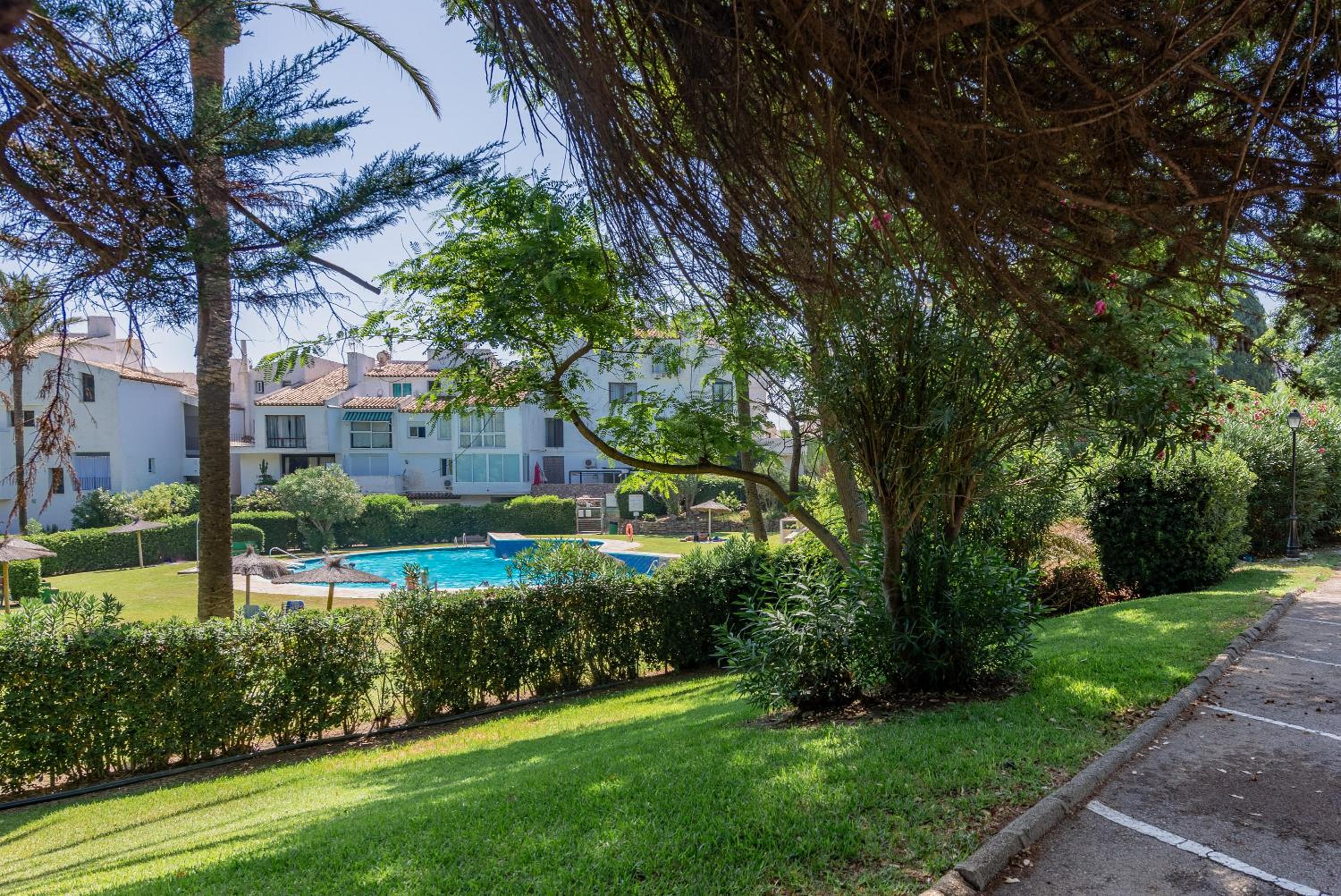 Golden Bay Apartment