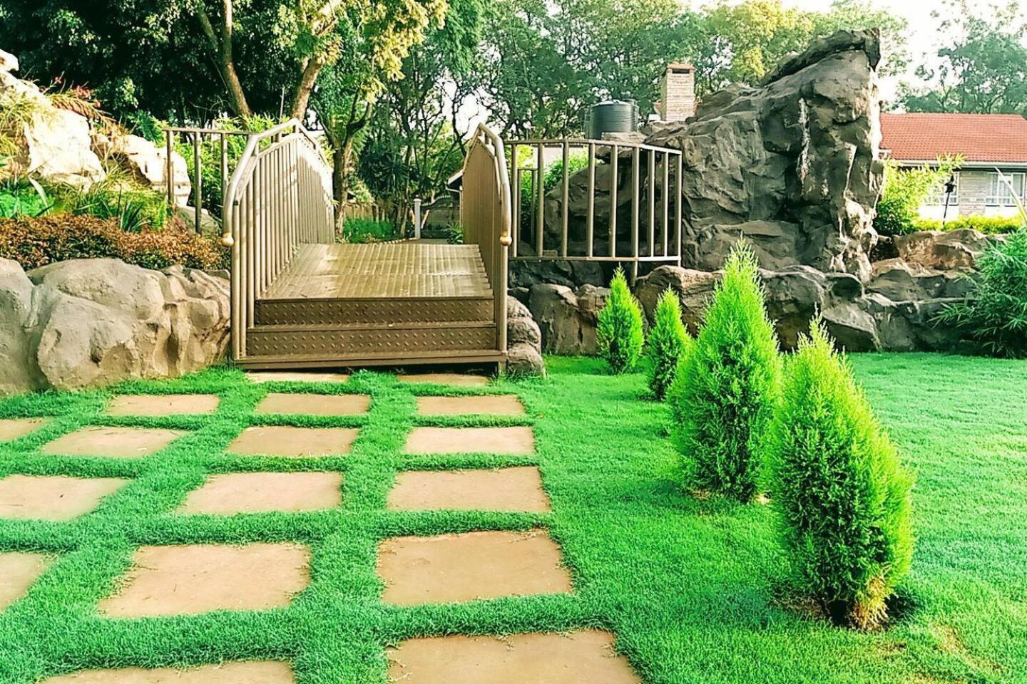 PEACELILYGARDEN