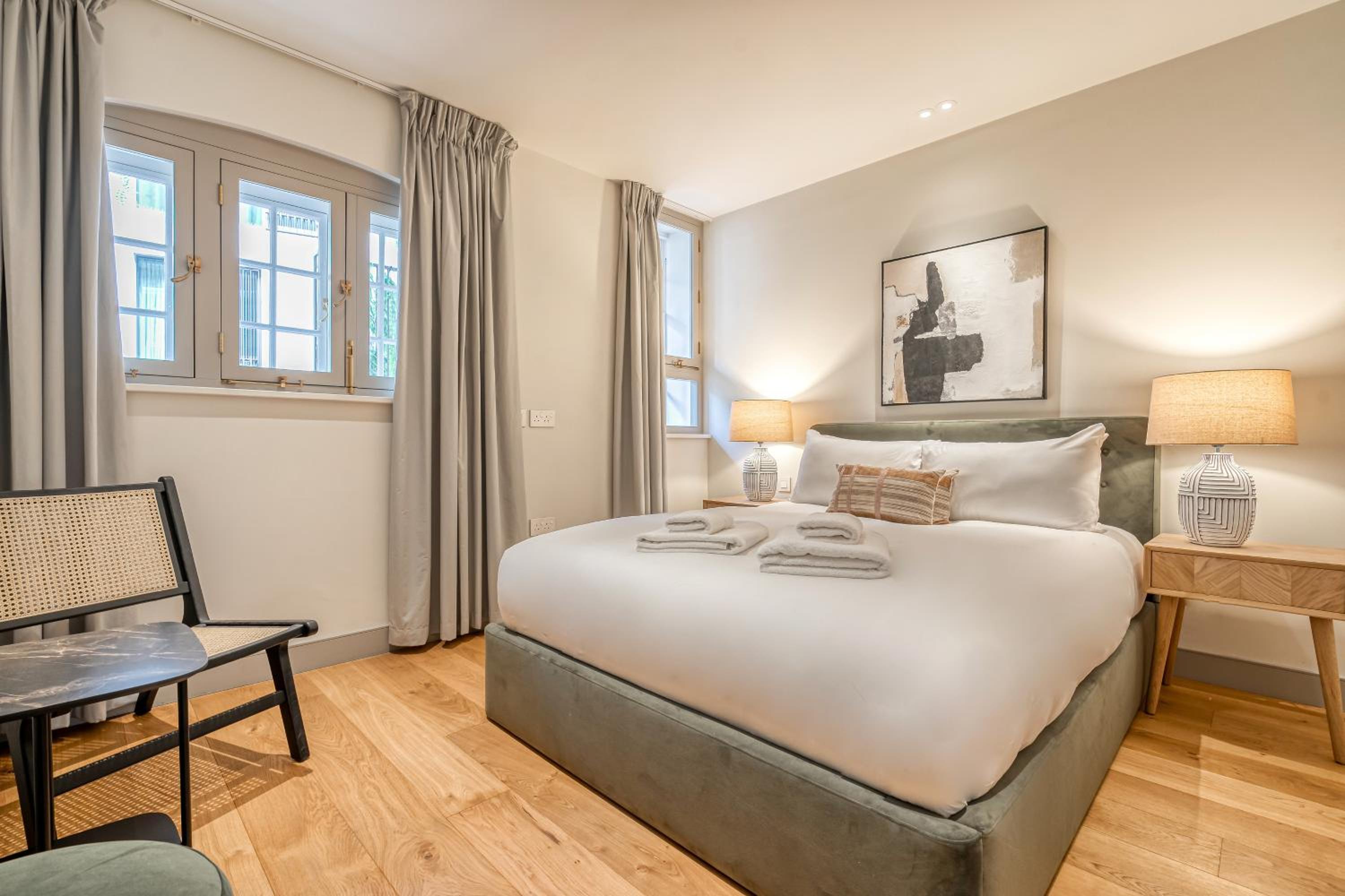 Luxury flats near Big Ben and London Eye
