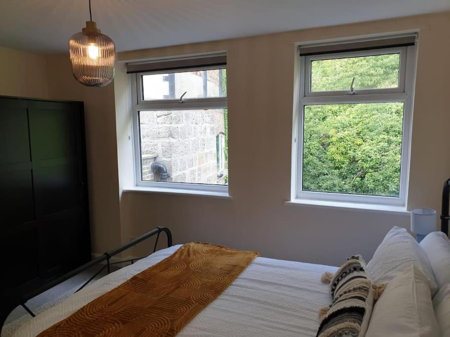 Two Bed Flat Sea view Old town Hastings view 3