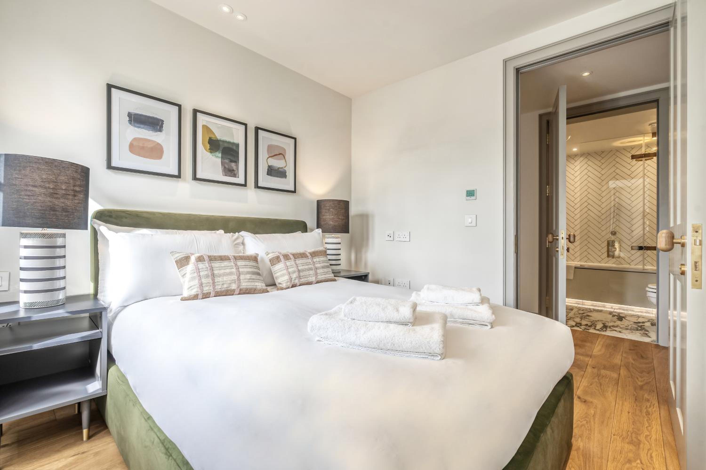 Luxury flats near Big Ben and London Eye