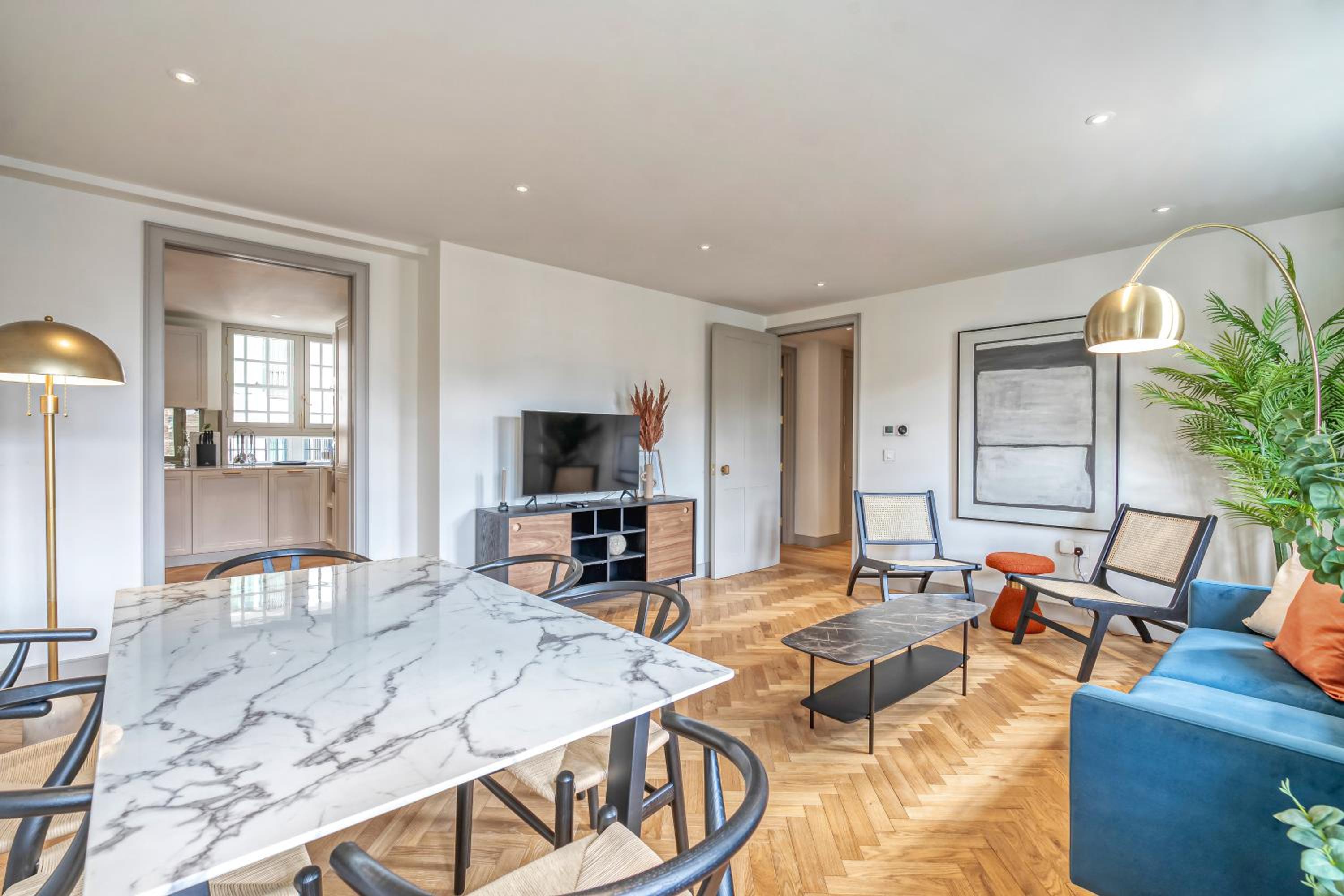 Luxury flats near Big Ben and London Eye
