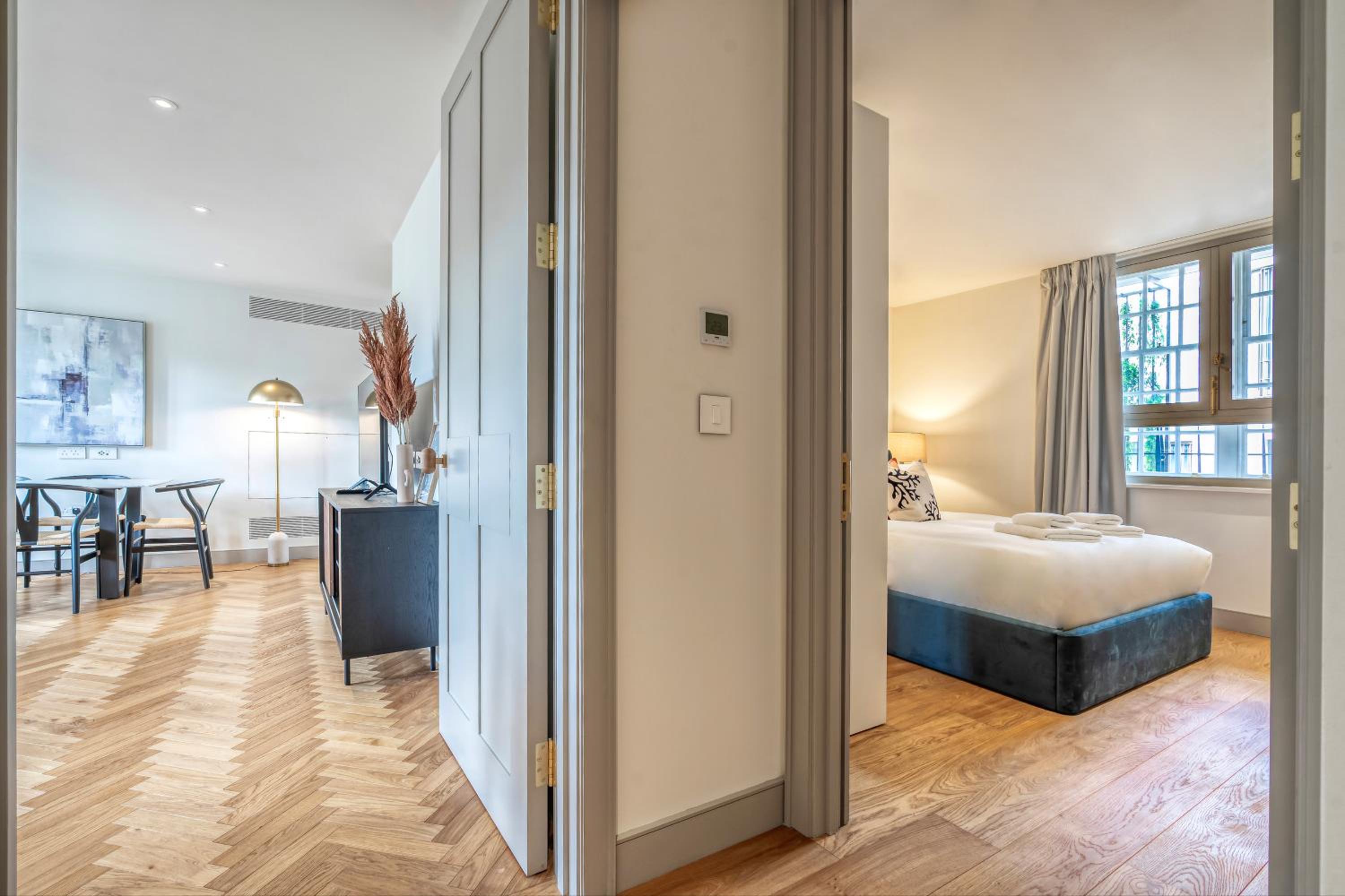 Luxury flats near Big Ben and London Eye