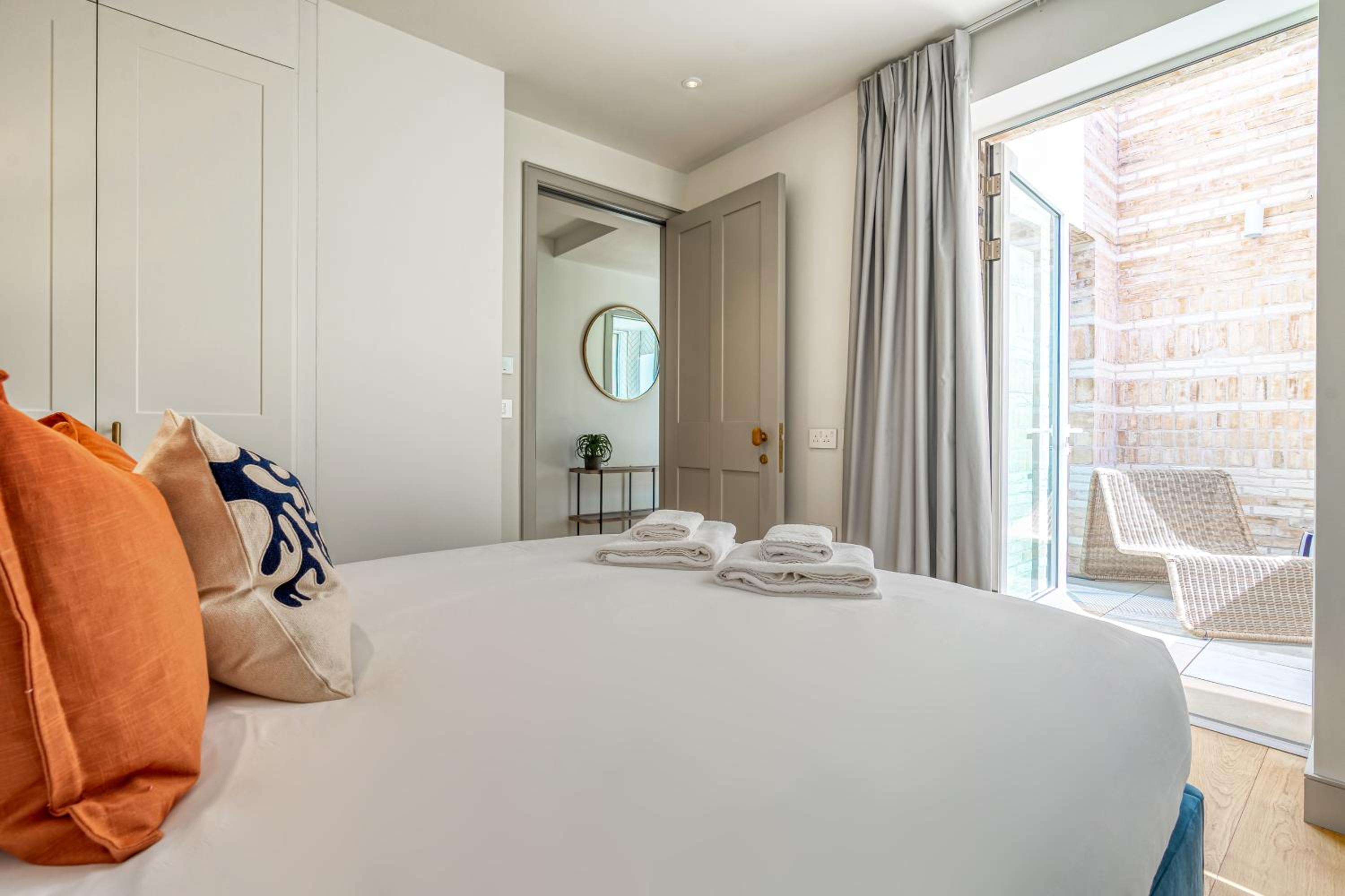 Luxury flats near Big Ben and London Eye