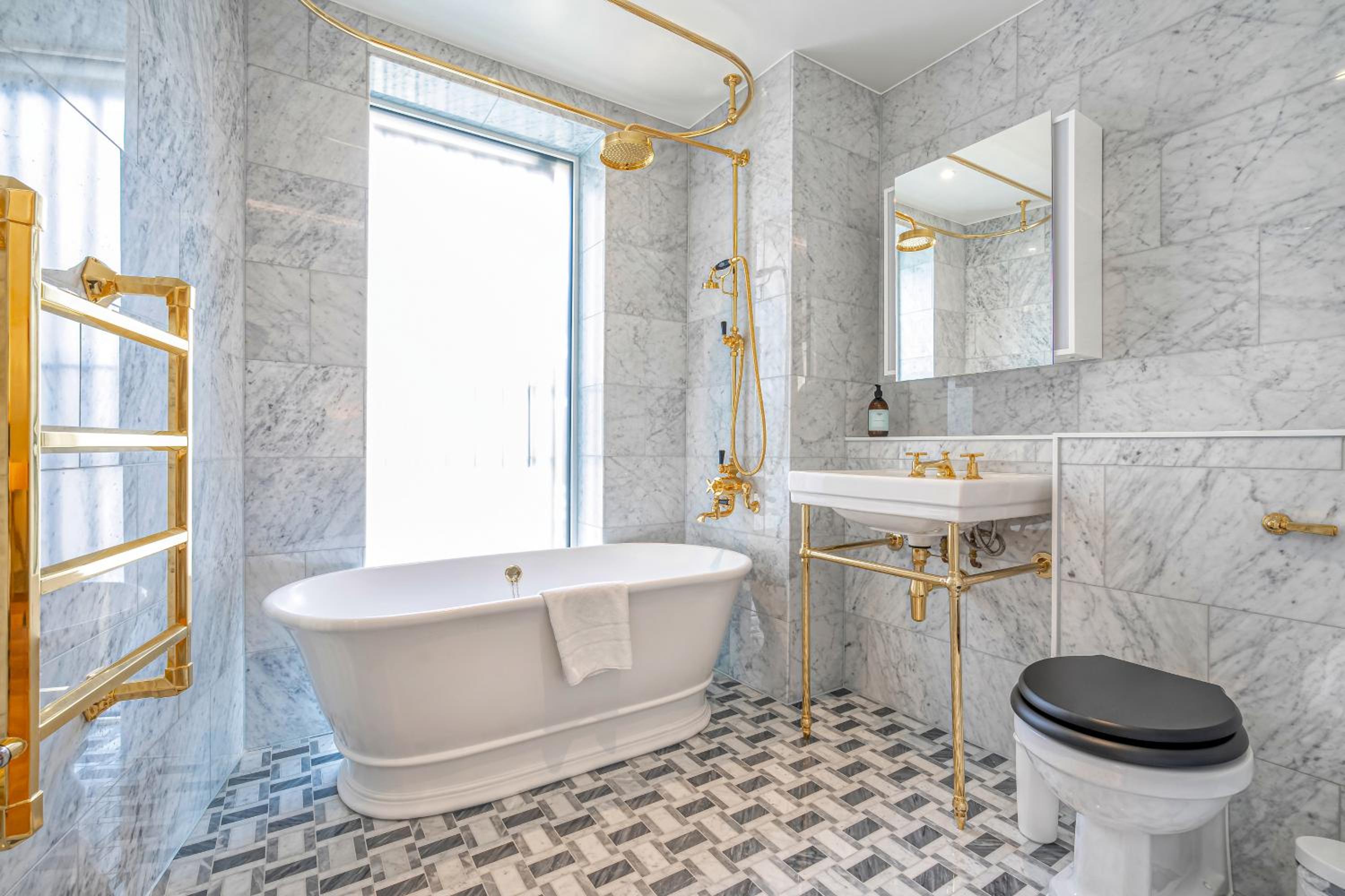 Luxury flats near Big Ben and London Eye