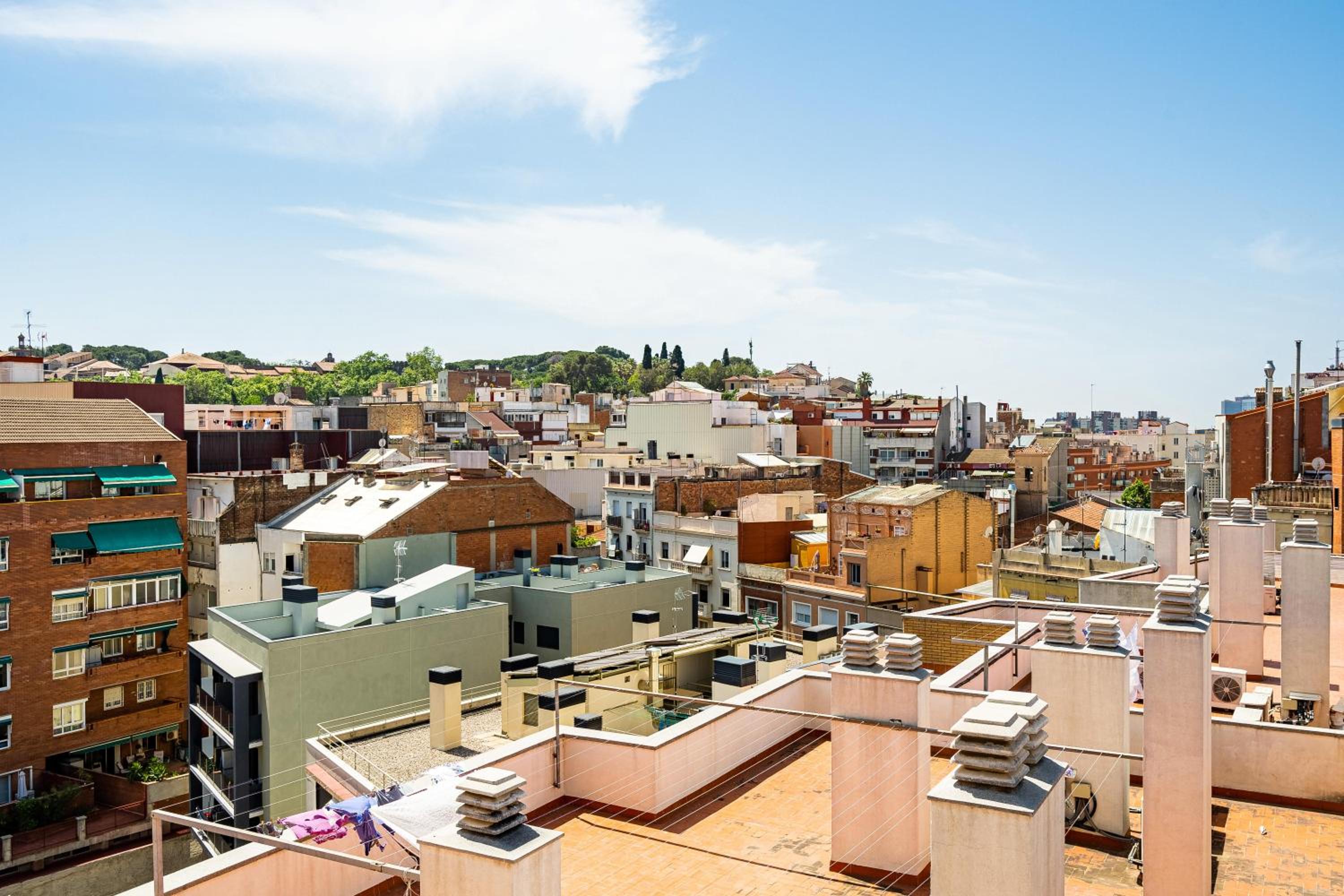 Stunning 2-bedroom Apartment With Two Terraces