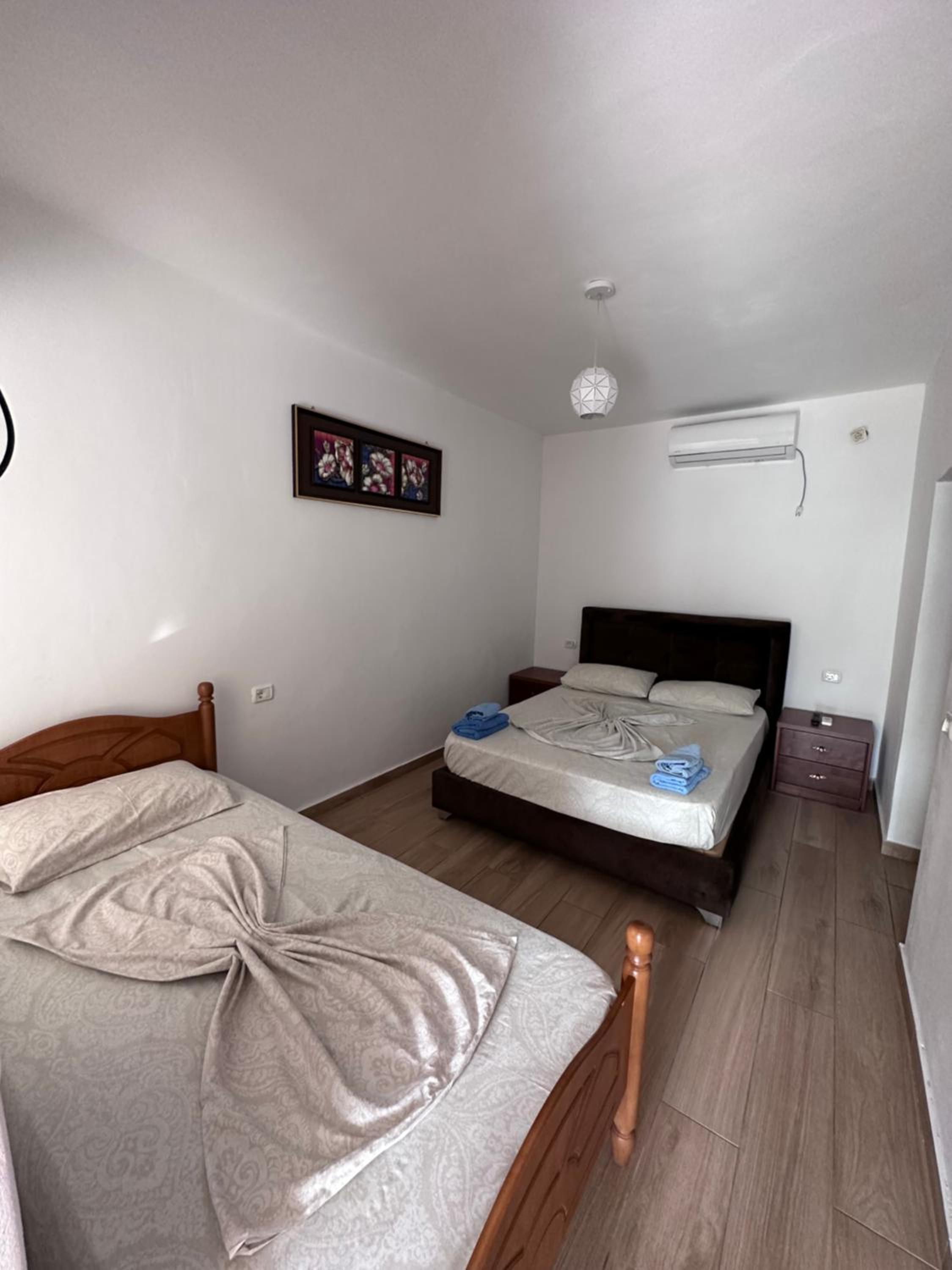 Jona Rooms
