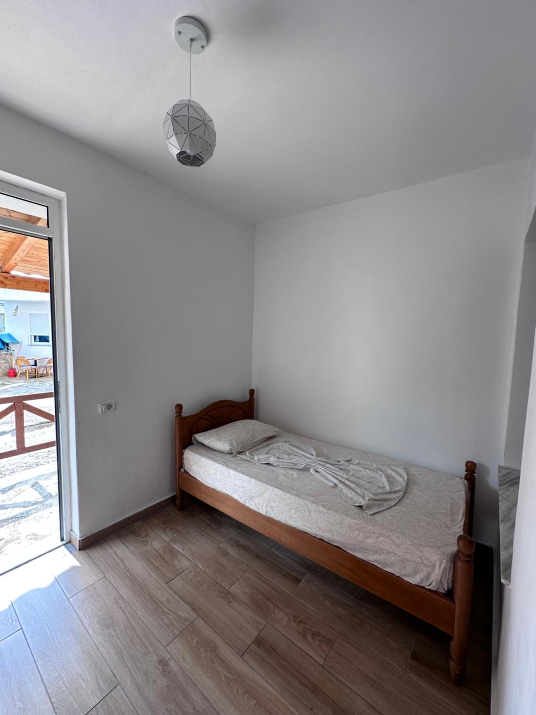 Jona Rooms