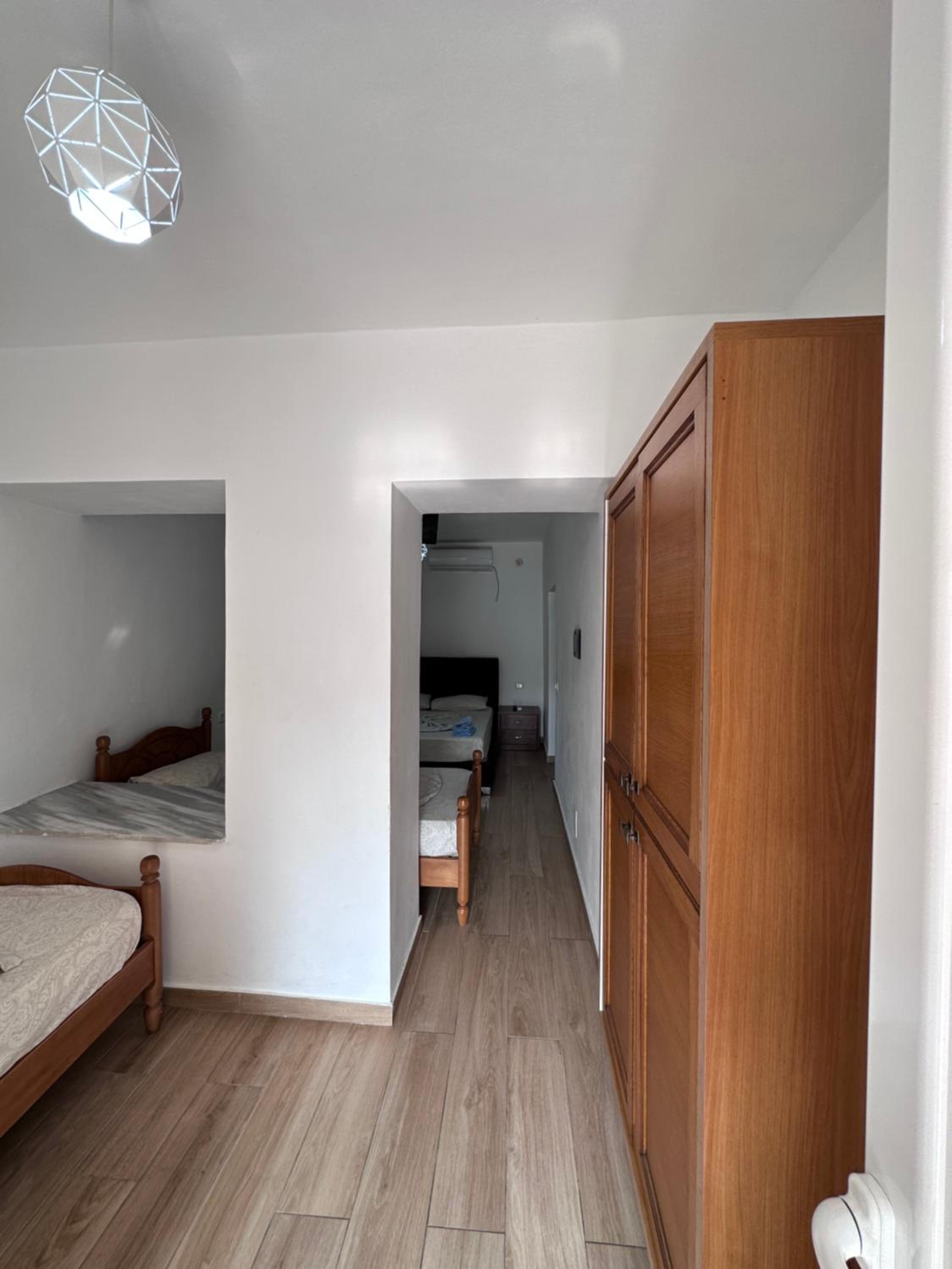 Jona Rooms