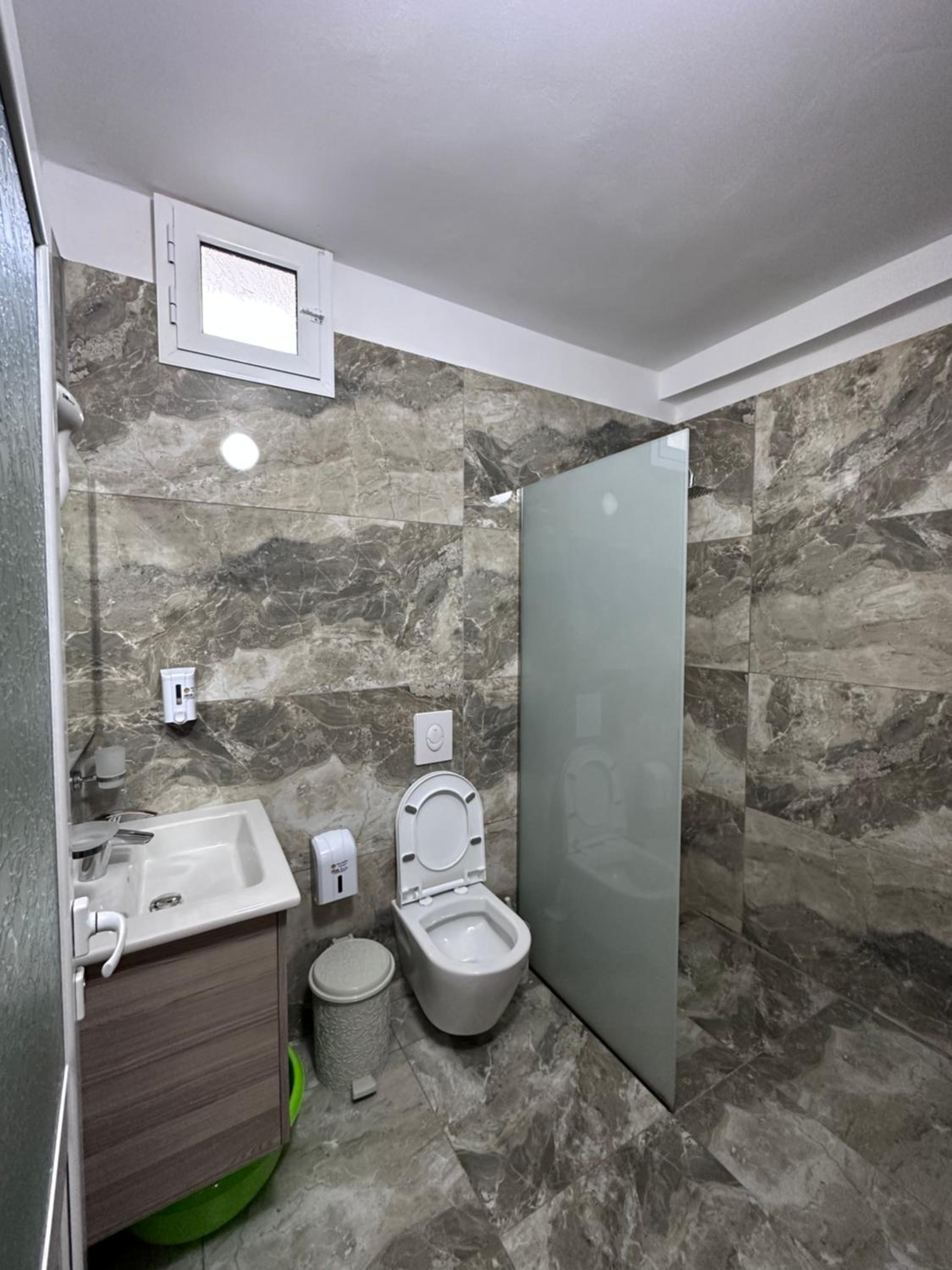Jona Rooms