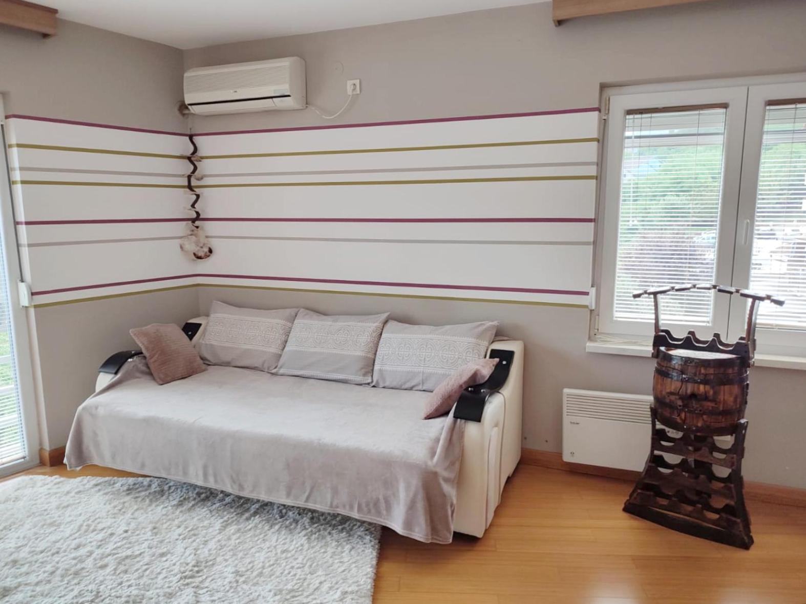 Apartman Lux Sneznik view 3