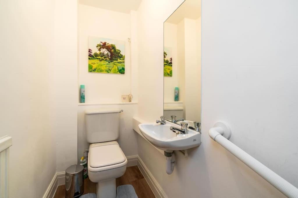 Elegant 2-Bedroom Getaway w Terrace & Garden Views