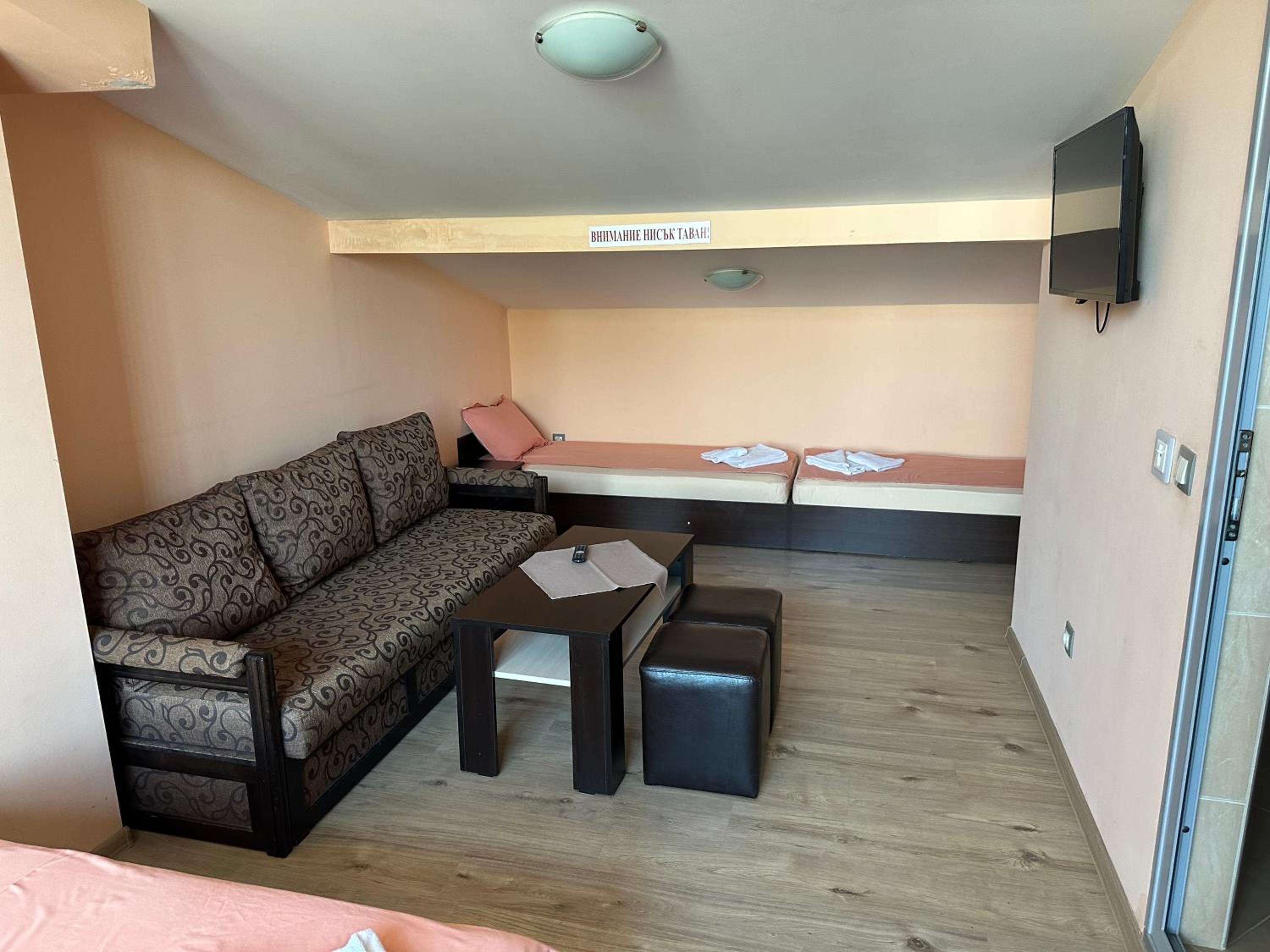 Guest House Dinevi