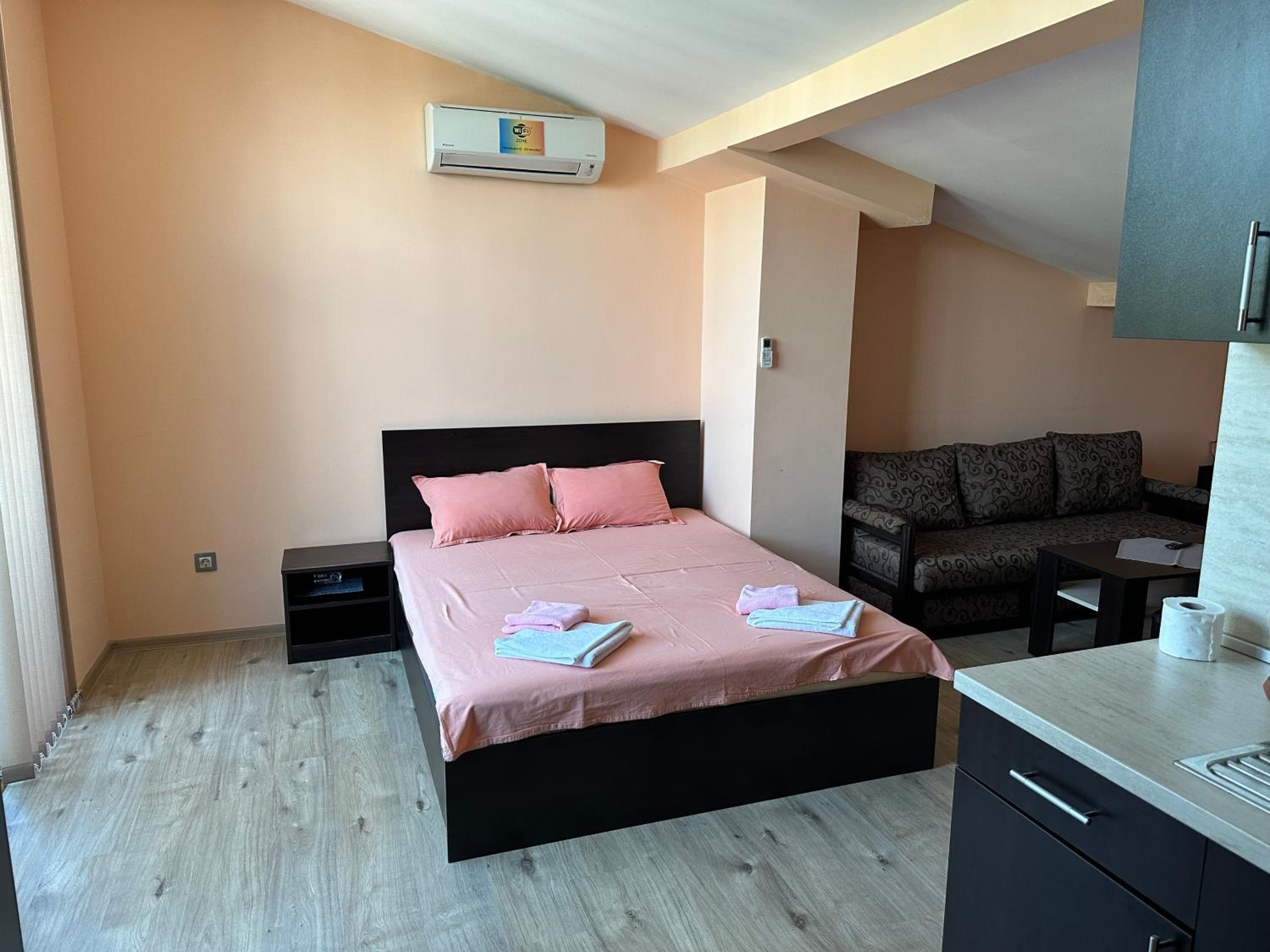 Guest House Dinevi