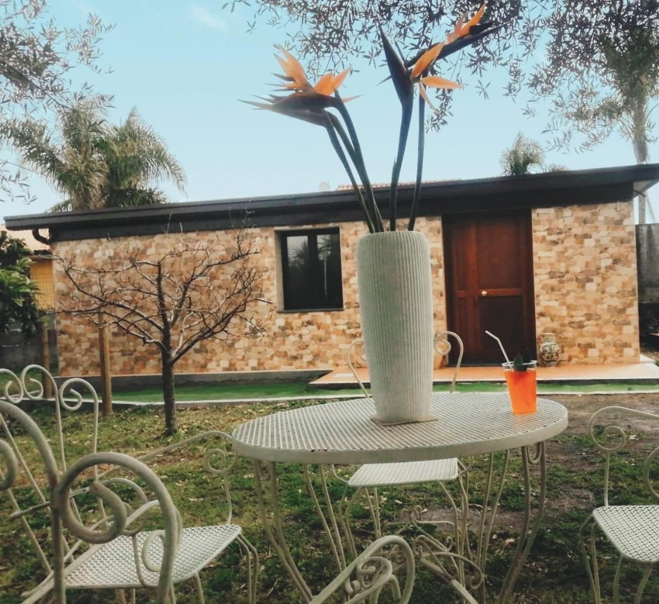 Mongibeach en Acireale — other