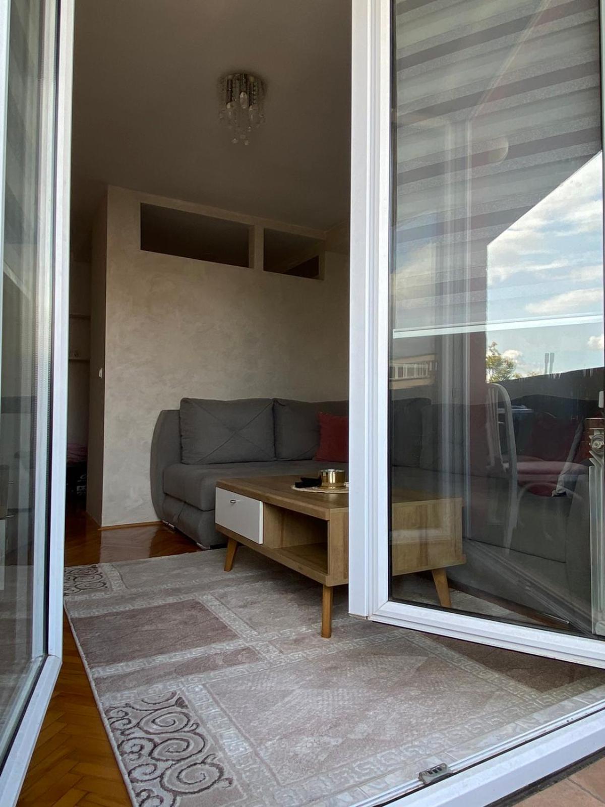 Apartman Nira