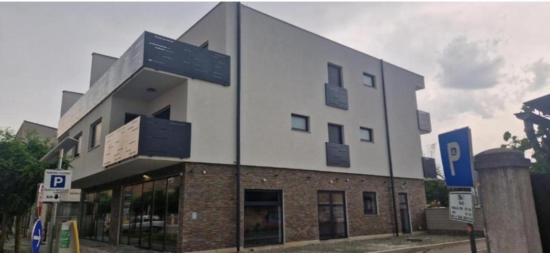 Hotel Apartman SIMON-CENTAR - Image 1