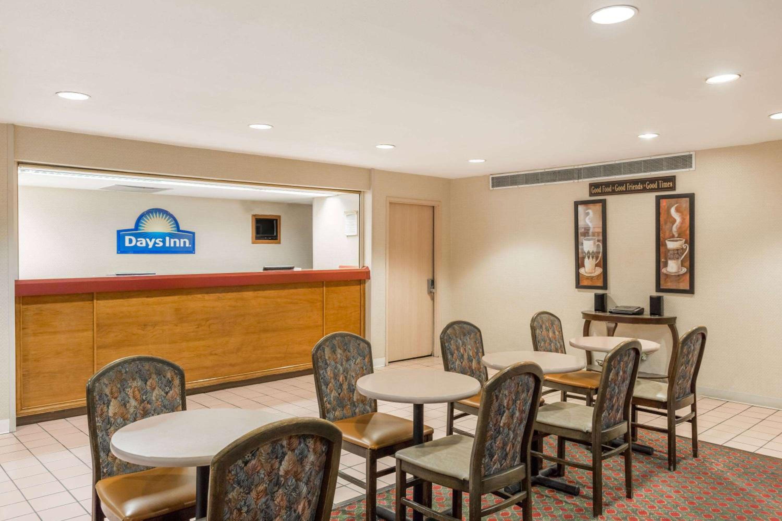Des Moines Vacations - Days Inn by Wyndham West Des Moines - Clive - Property Image 1