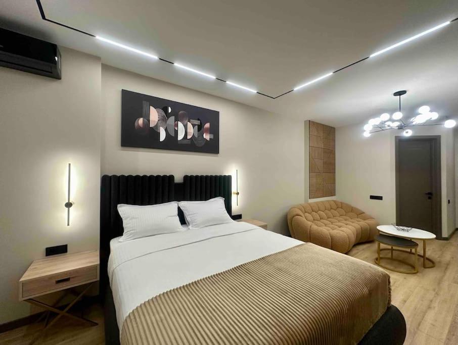 Elegant & Stylish Apartment in Central Batumi