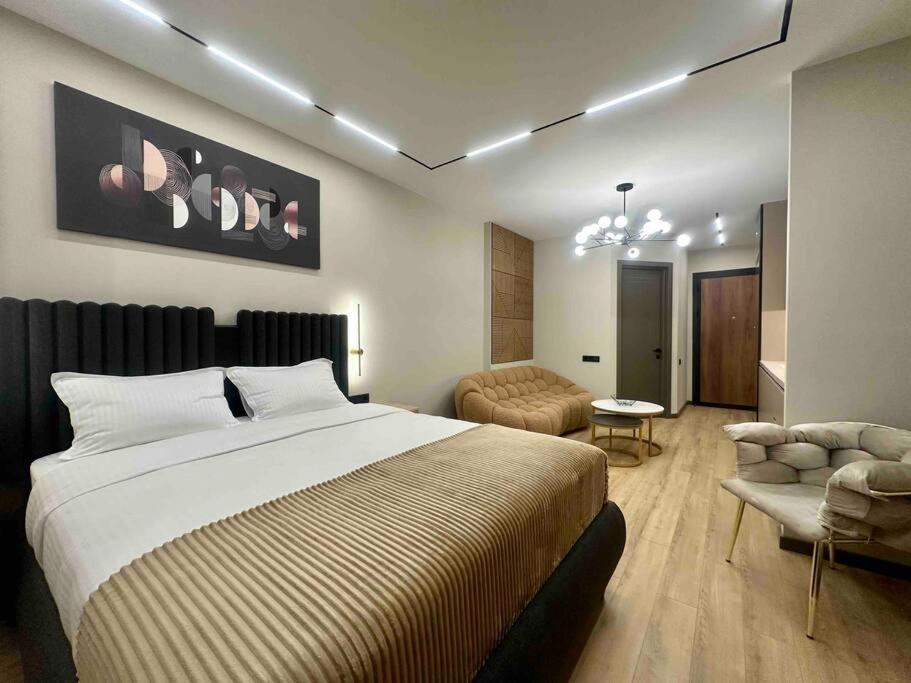 Elegant & Stylish Apartment in Central Batumi