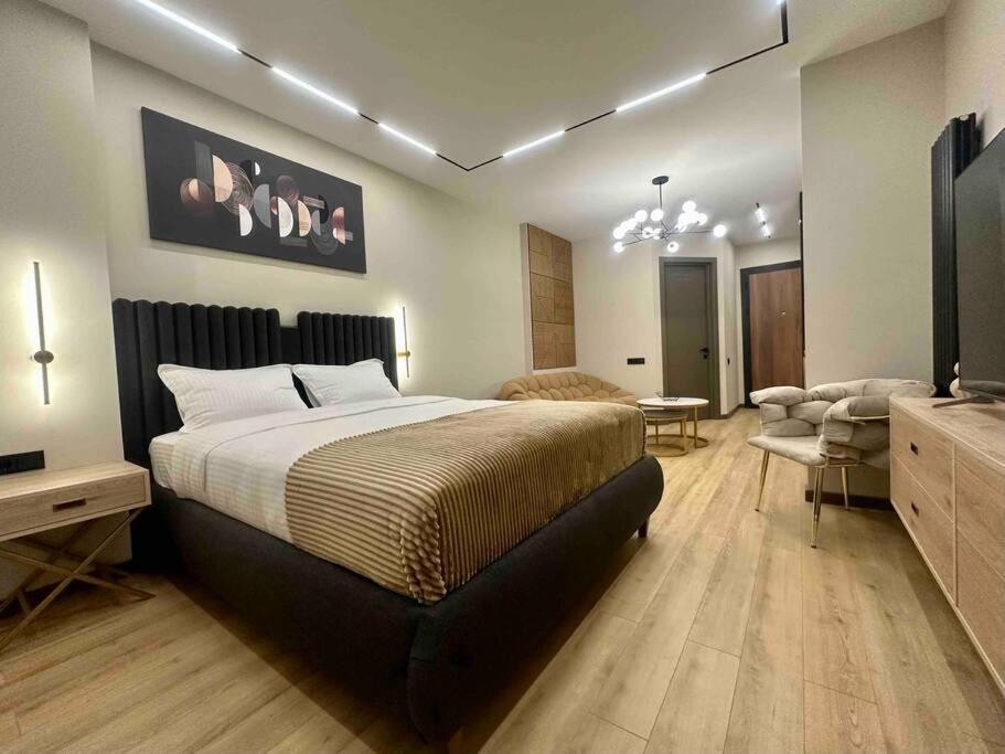 Elegant & Stylish Apartment in Central Batumi