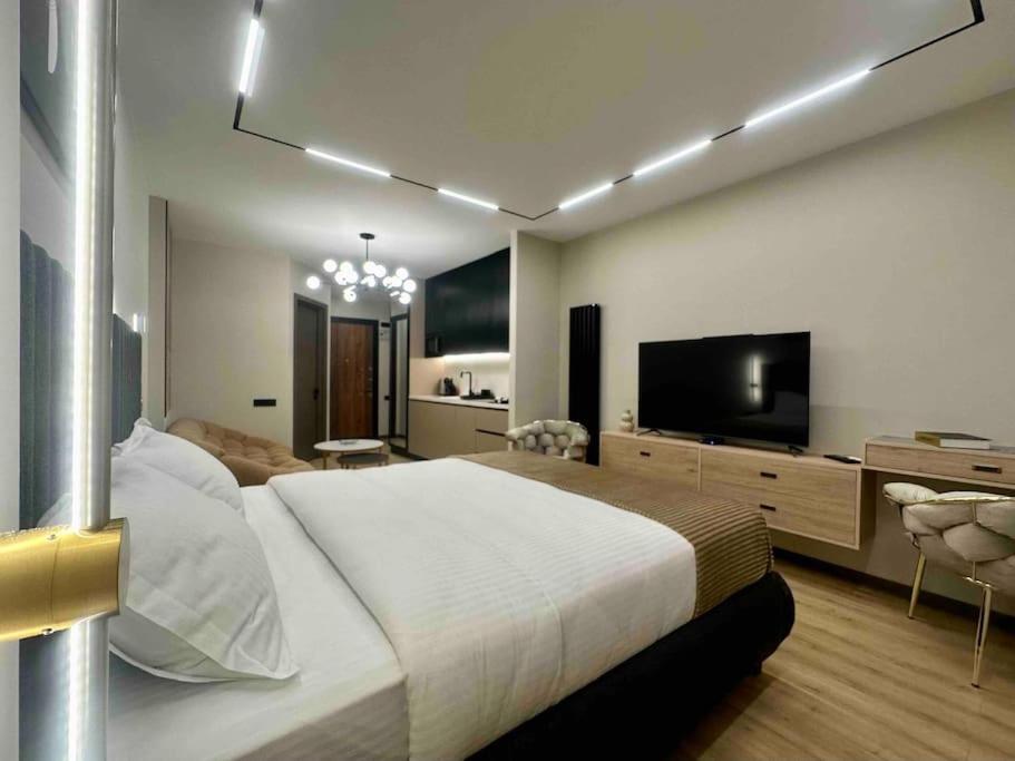 Elegant & Stylish Apartment in Central Batumi