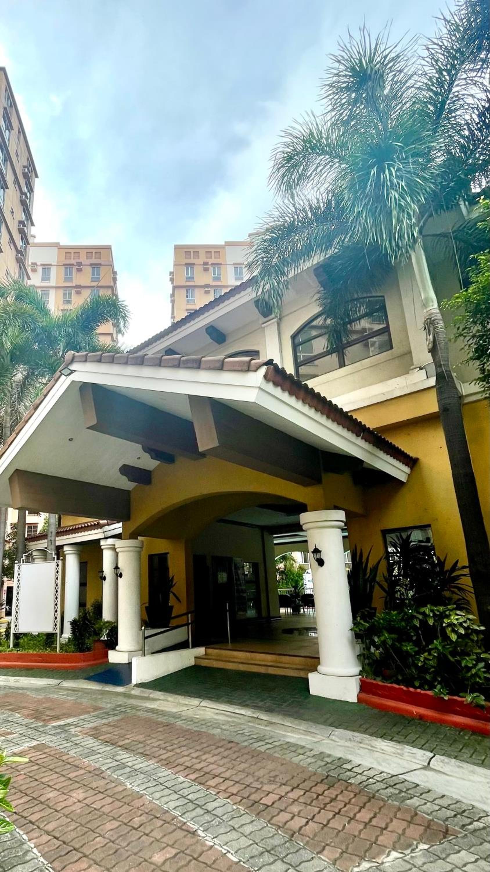 1BR Condo with free Wifi