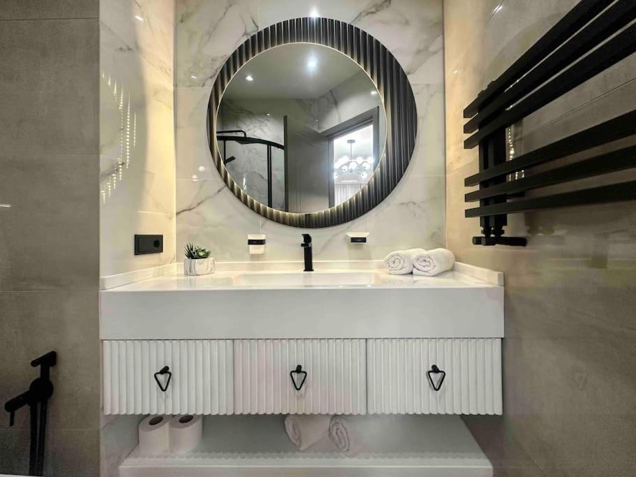 Elegant & Stylish Apartment in Central Batumi
