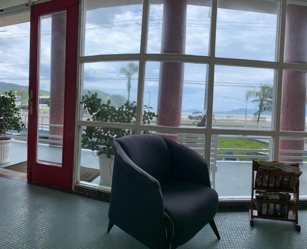 OCEAN FRONT ÍCONE ARQUITETÔNICO de Artacho Jurado Conforto WiFi 500mb Varanda e Vista Magnifica do Mar