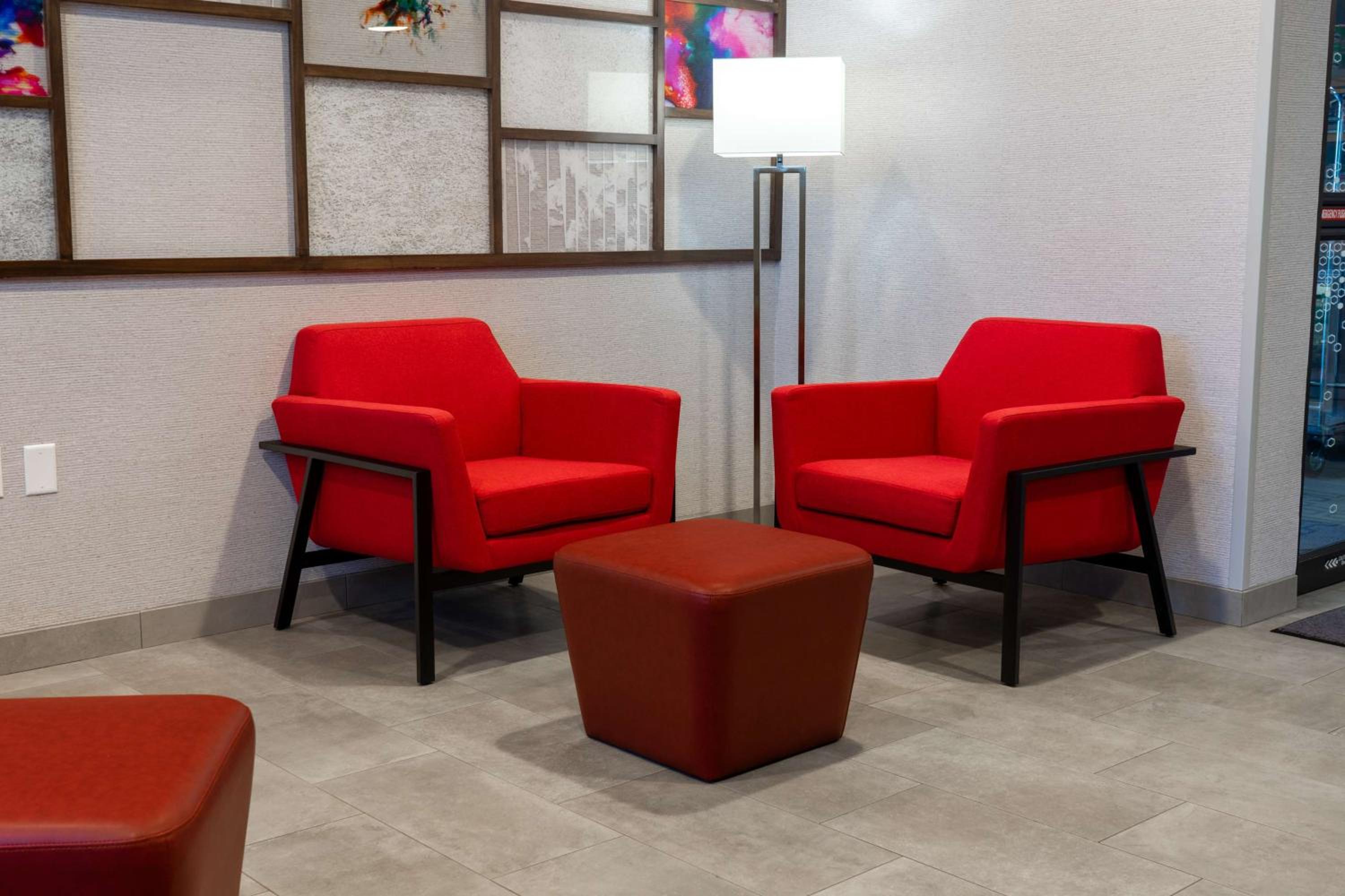 Hampton Inn Elkhorn Lake Geneva Area - Property Image 28