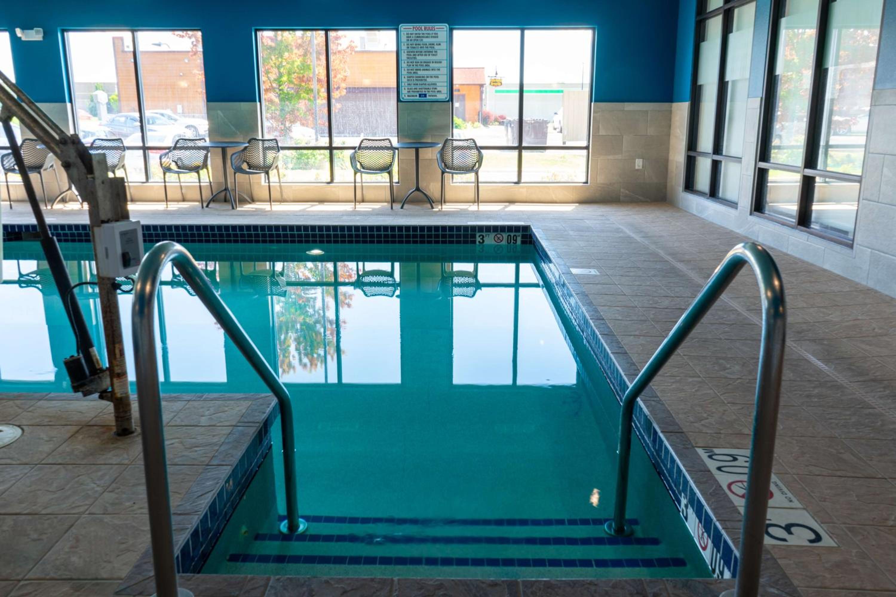 Hampton Inn Elkhorn Lake Geneva Area - Property Image 37