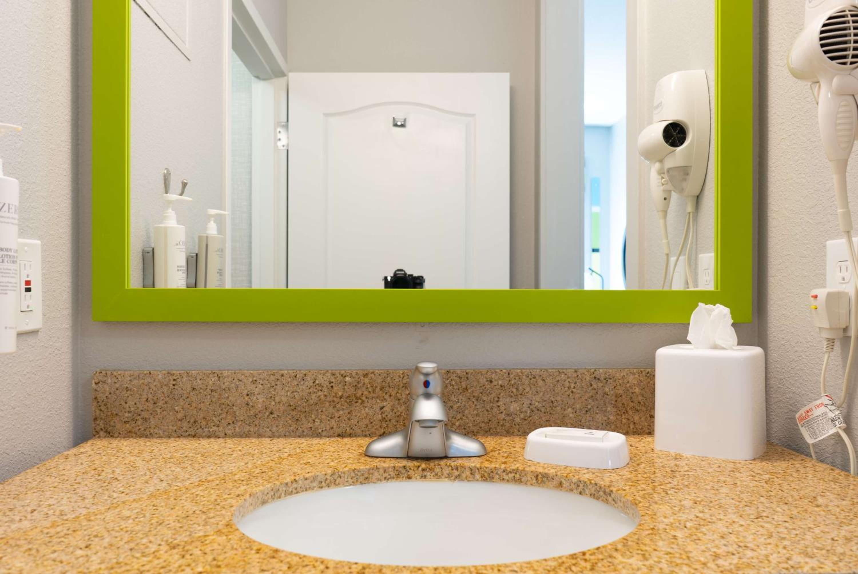 Hampton Inn Elkhorn Lake Geneva Area - Property Image 48