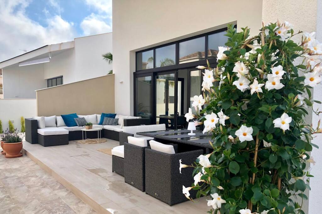 Villa Turmalina with private pool in La Zenia
