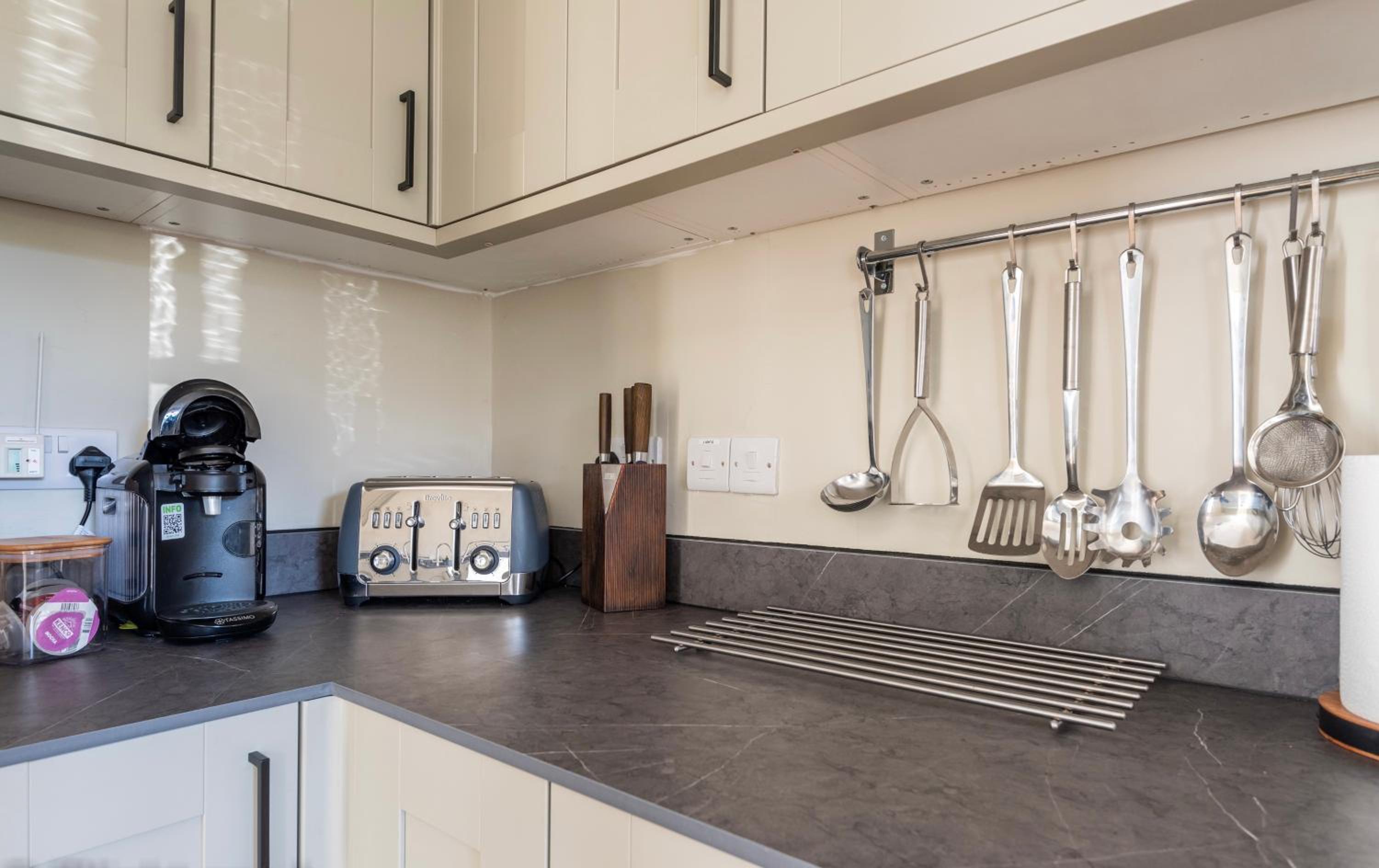 Holmleigh cottage