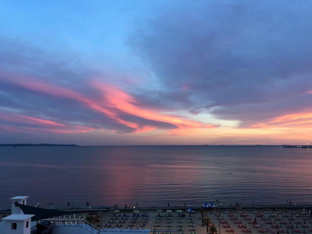 H&G Seaview Apartments