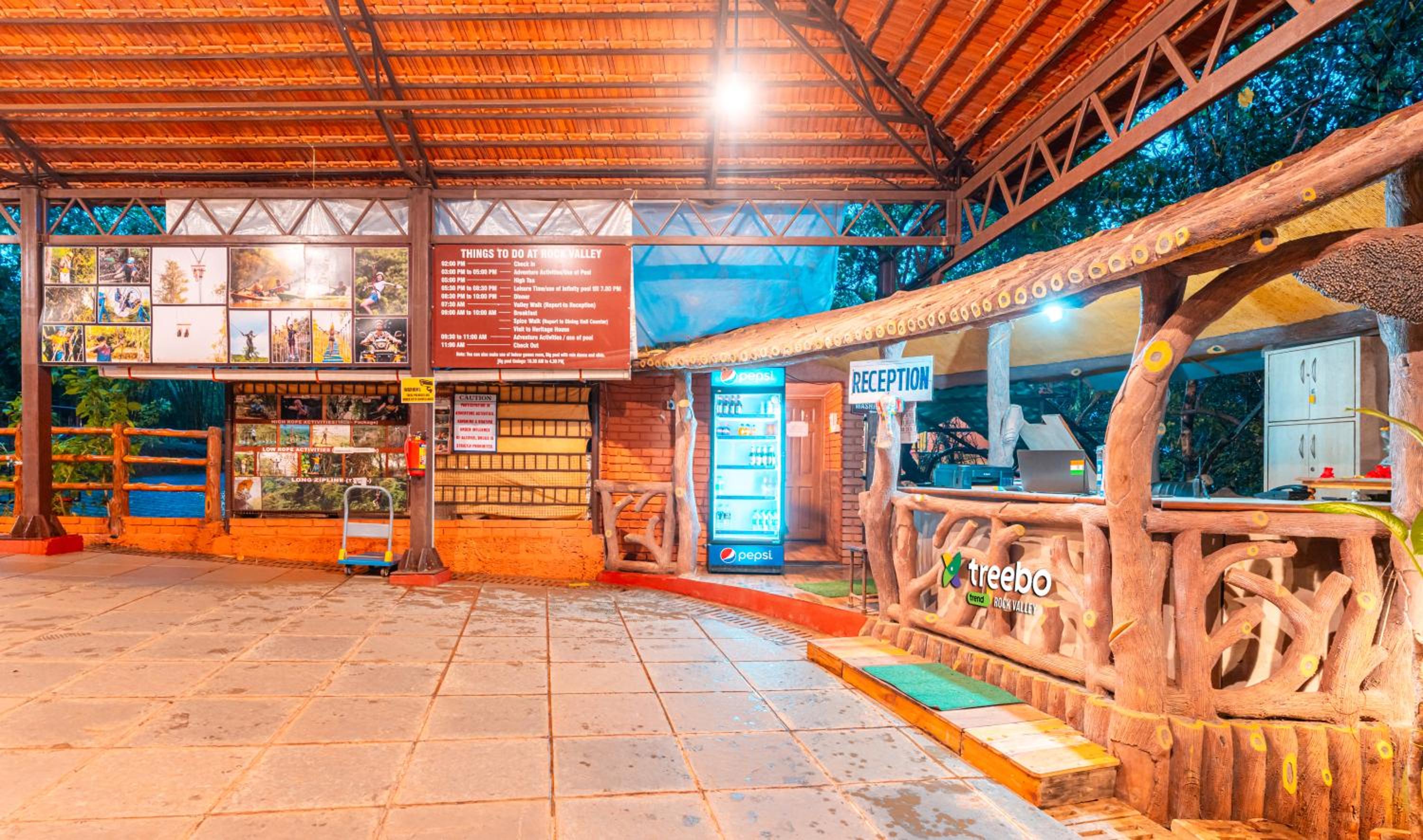 Lobby & Reception